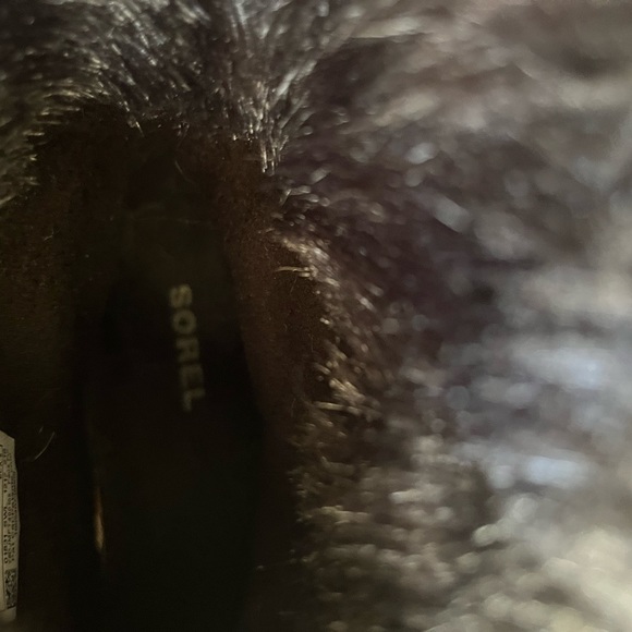 Sorel snow boots, like new. Sturdy tread, platform heel, flannel lined. Worn 3 x - Picture 6 of 12